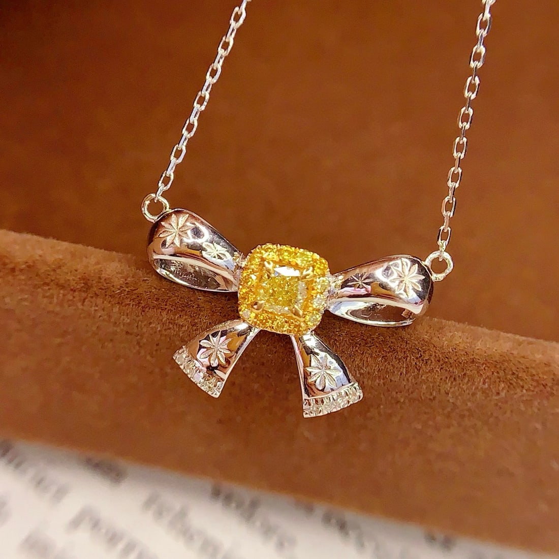 14k Gold 0.28 Ct Natural Yellow Diamond & Diamond Necklace: Ref:230998220 // gold content:14k gold // main gemstone:yellow diamond // shape:cushion // carat weight:0. 28ct // color:yellow // treatment:natural // // adjacent gemstone 2 : diamond // number of