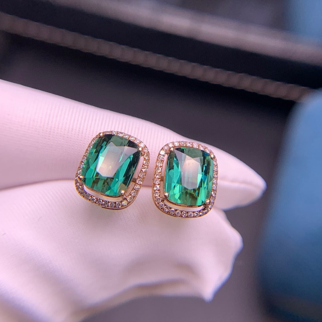 14k Gold 3.7 Ct Natural Tourmaline & Diamond Earrings: Ref:230998238 // gold content:14k gold // main gemstone:tourmaline // shape:cushion // carat weight:3. 7ct // color:green // treatment:natural // // adjacent gemstone 2 : diamond // shape:round //