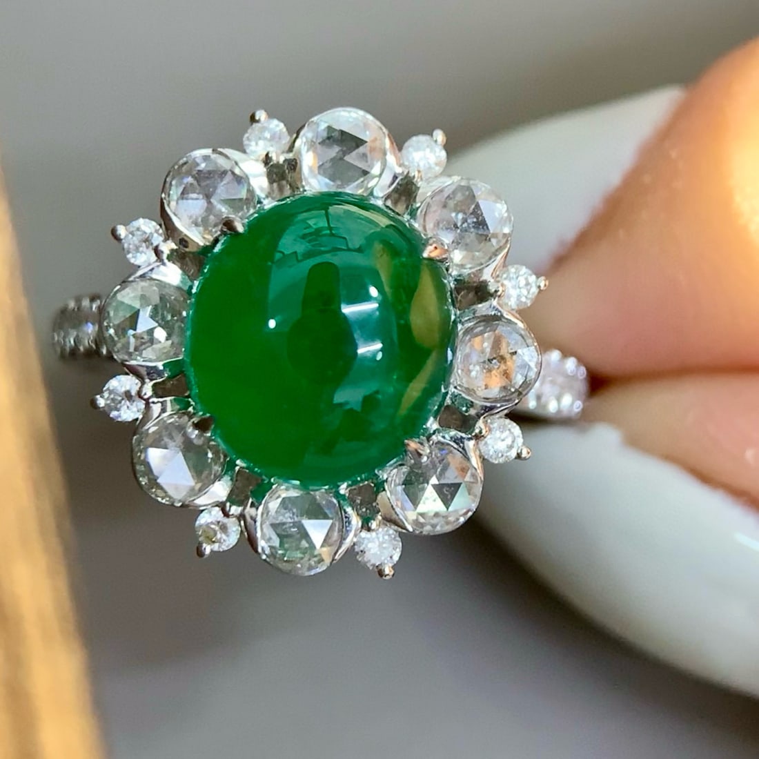 14k Gold 5.21 Ctw Vivid Green Natural Emerald & Diamond Ring: Ref:230998242 // gold content:14k gold // ring size:7. 25us // // main gemstone:emerald // shape:oval // carat weight:4. 24ct // color:vivid green // treatment:natural // // adjacent gemstone 2 :