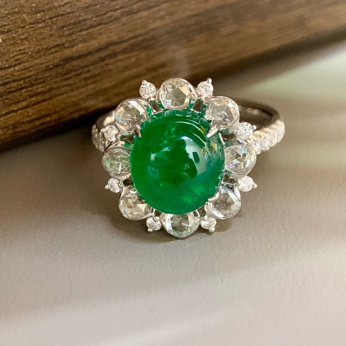 14k Gold 5.21 Ctw Vivid Green Natural Emerald & Diamond Ring - 3