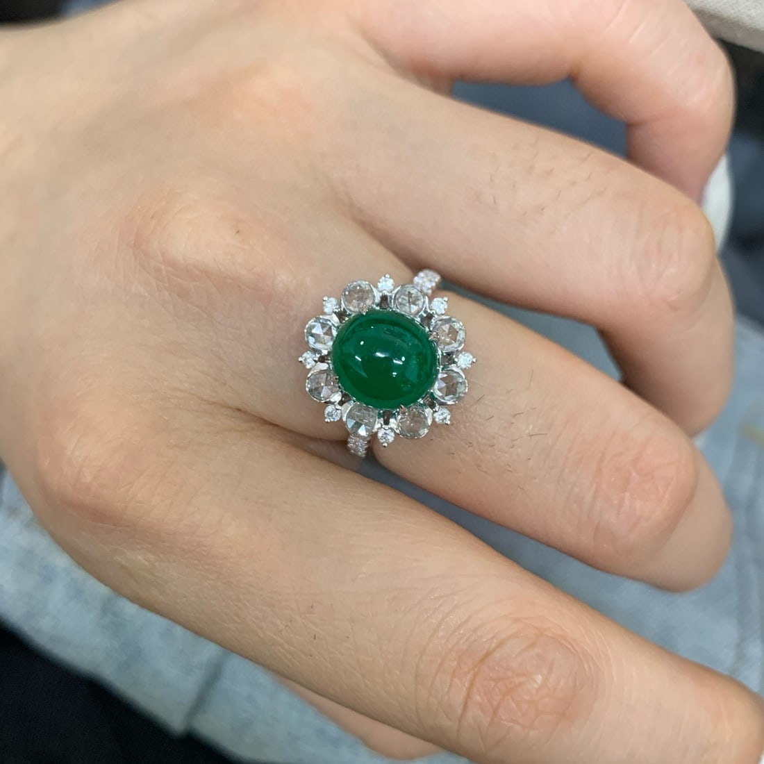 14k Gold 5.21 Ctw Vivid Green Natural Emerald & Diamond Ring - 4
