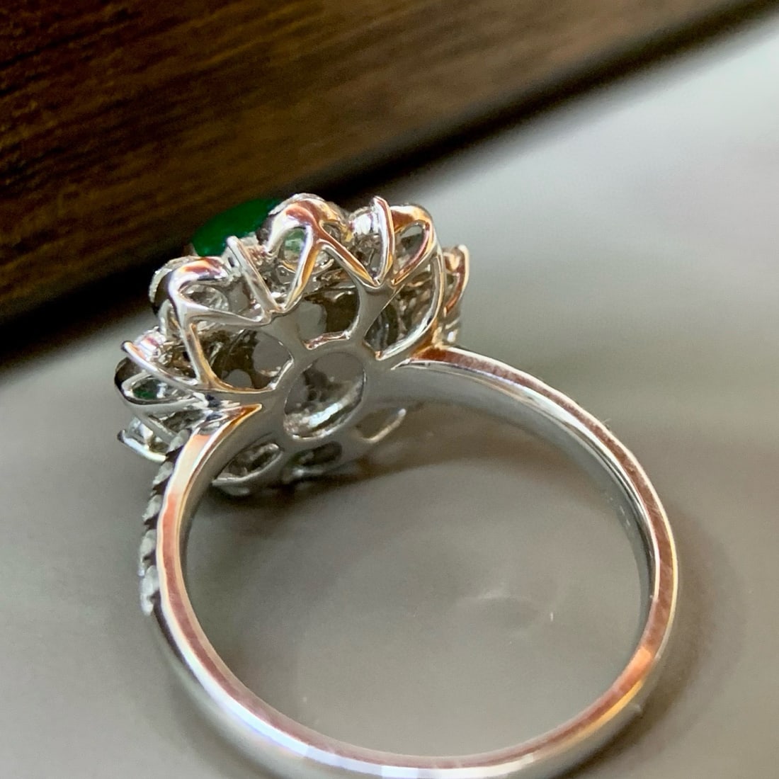 14k Gold 5.21 Ctw Vivid Green Natural Emerald & Diamond Ring - 6