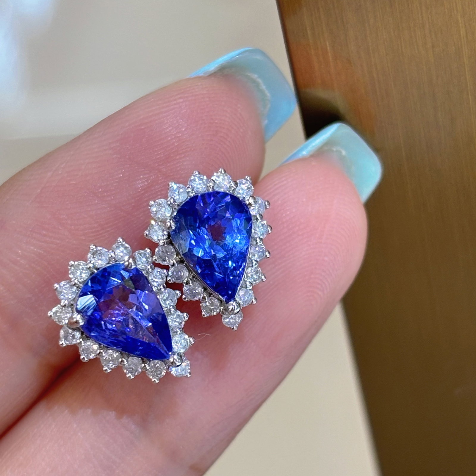 14k Gold 2 Ct Natural Tanzanite & Diamond Earrings - 3