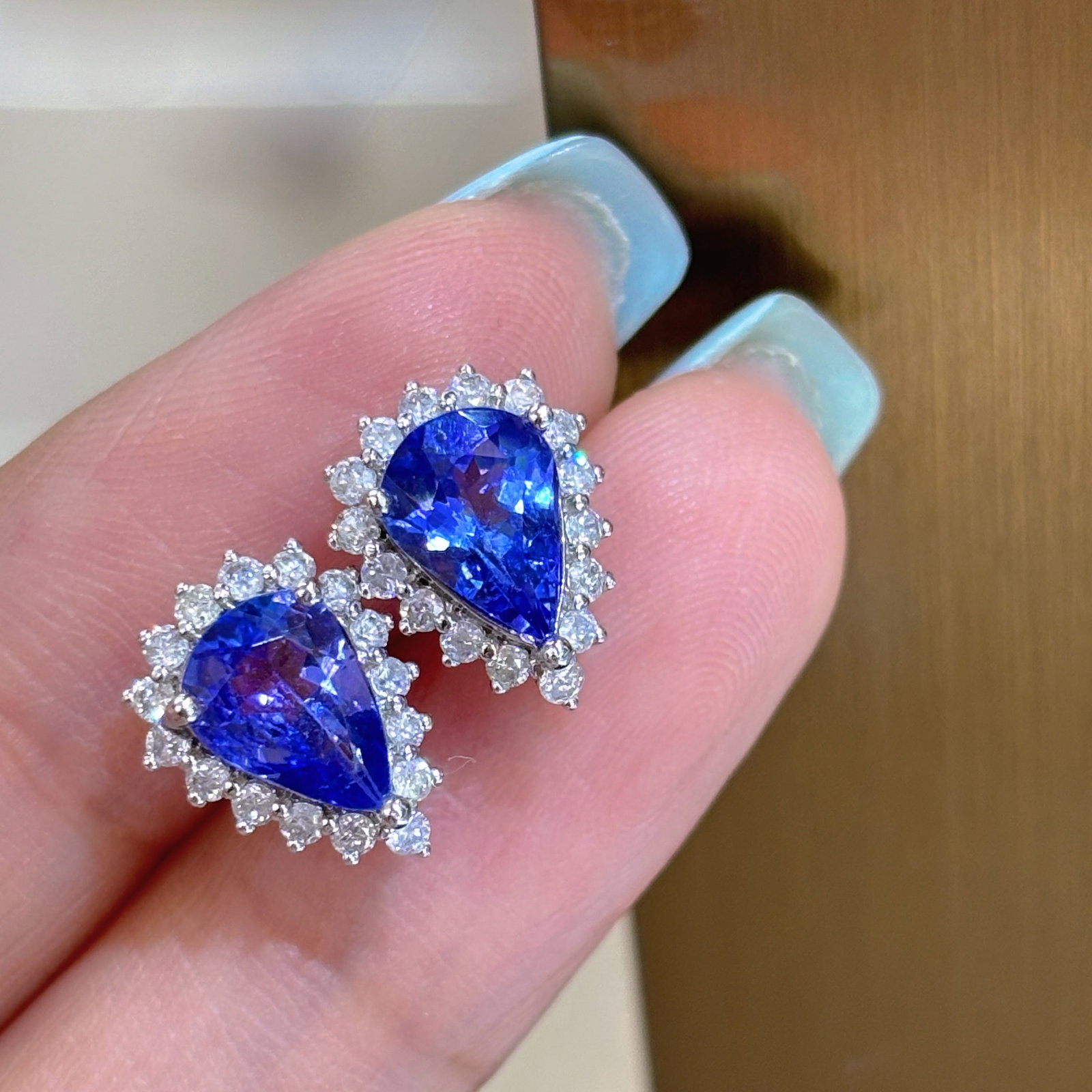 14k Gold 2 Ct Natural Tanzanite & Diamond Earrings - 6
