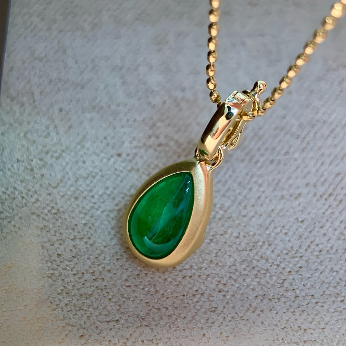 14k Gold 0.70 Ct Vivid Green Natural Emerald Pendant( Without Chain ) - 4