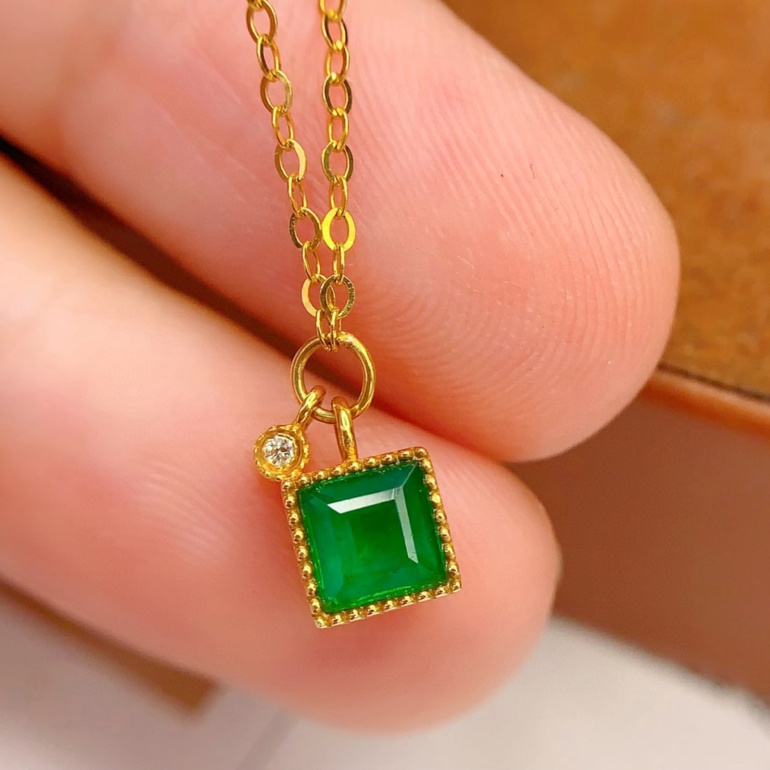 14k Gold 1 Ct Vivid Green Natural Emerald & Diamond Necklace - 2