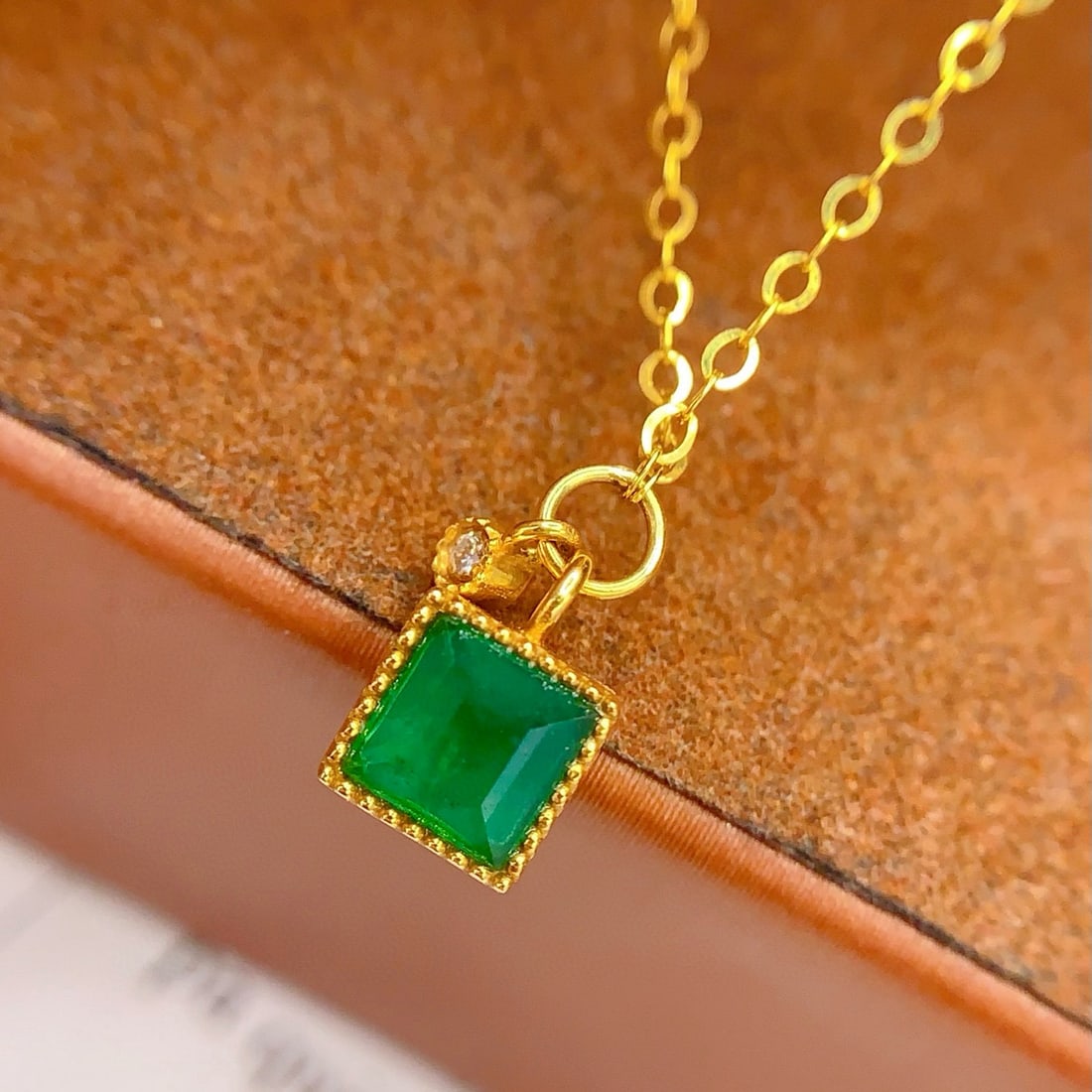 14k Gold 1 Ct Vivid Green Natural Emerald & Diamond Necklace - 5