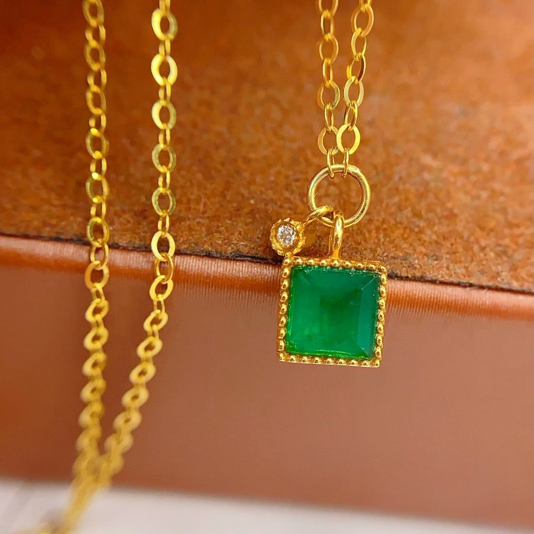 14k Gold 1 Ct Vivid Green Natural Emerald & Diamond Necklace - 6