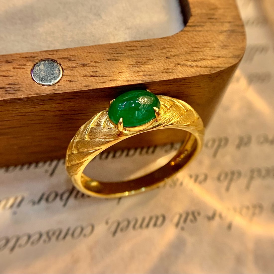 14k Gold 1 Ct Vivid Green Natural Emerald Ring: Ref:230998243 // gold content:14k gold // ring size:7. 25us // // main gemstone:emerald // shape:oval // carat weight:1ct // color:vivid green // treatment:natural // Low Estimate: 2600 Condition: New