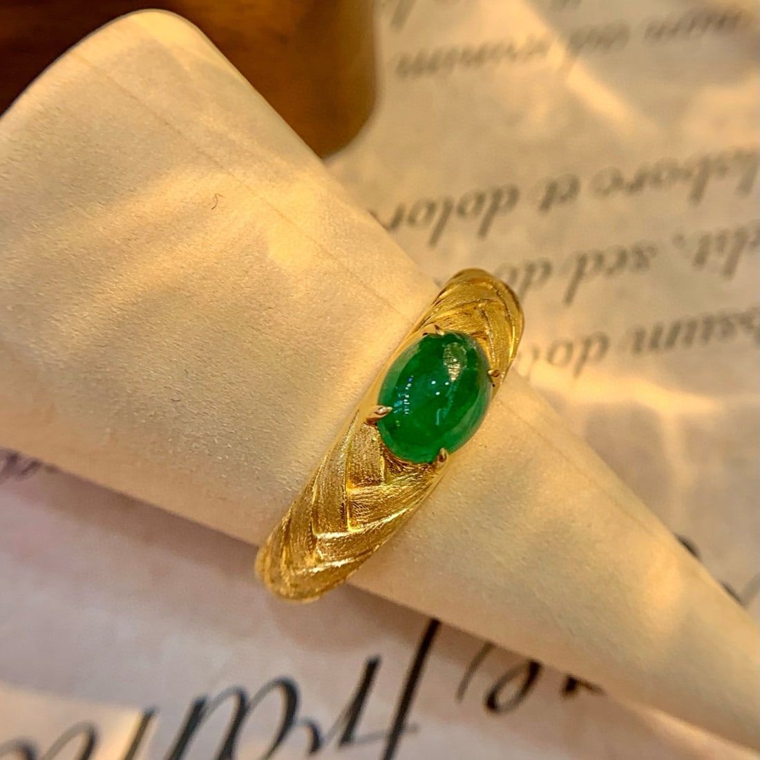 14k Gold 1 Ct Vivid Green Natural Emerald Ring - 5