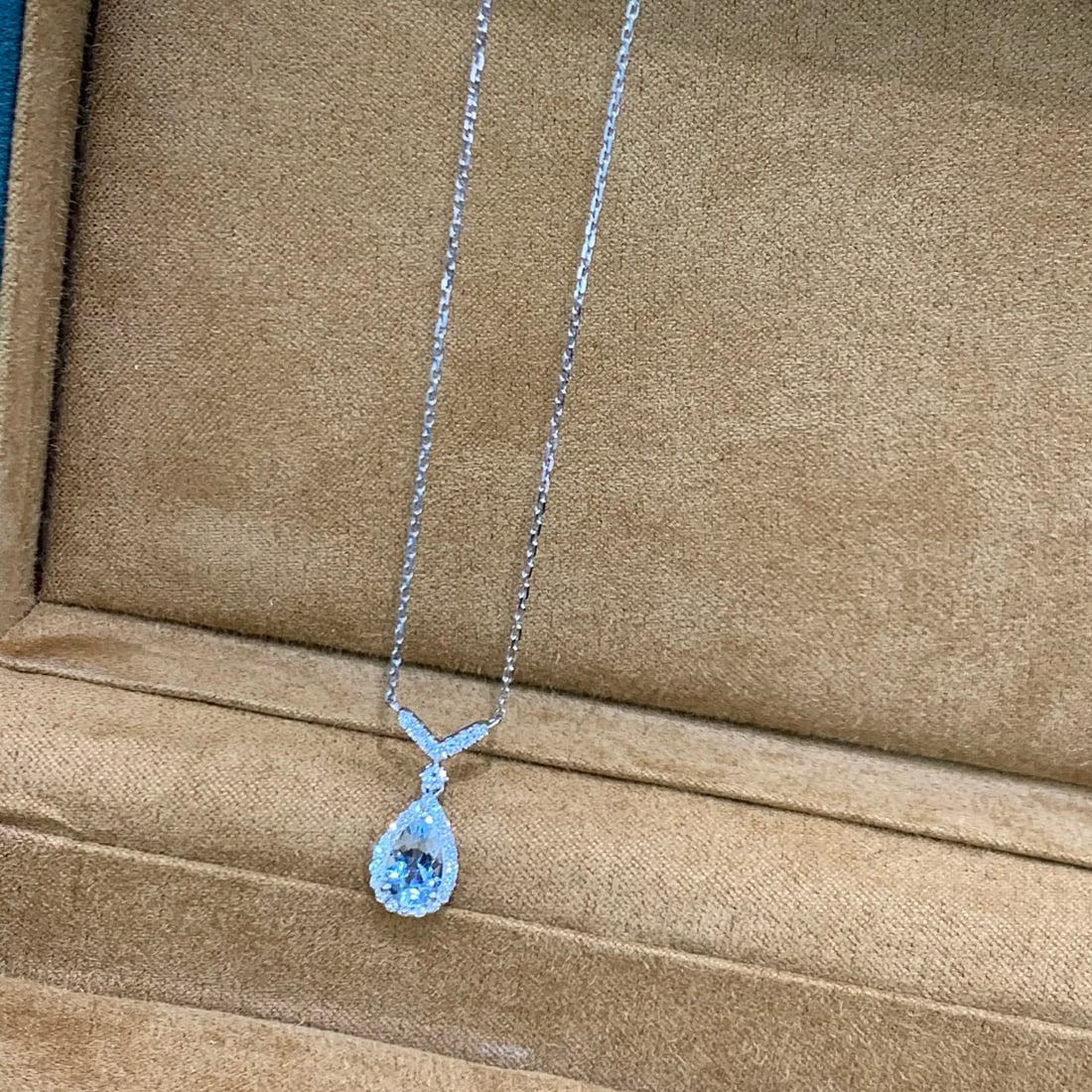 14k Gold 1.02 Ctw Natural Aquamarine & Diamond Necklace - 2
