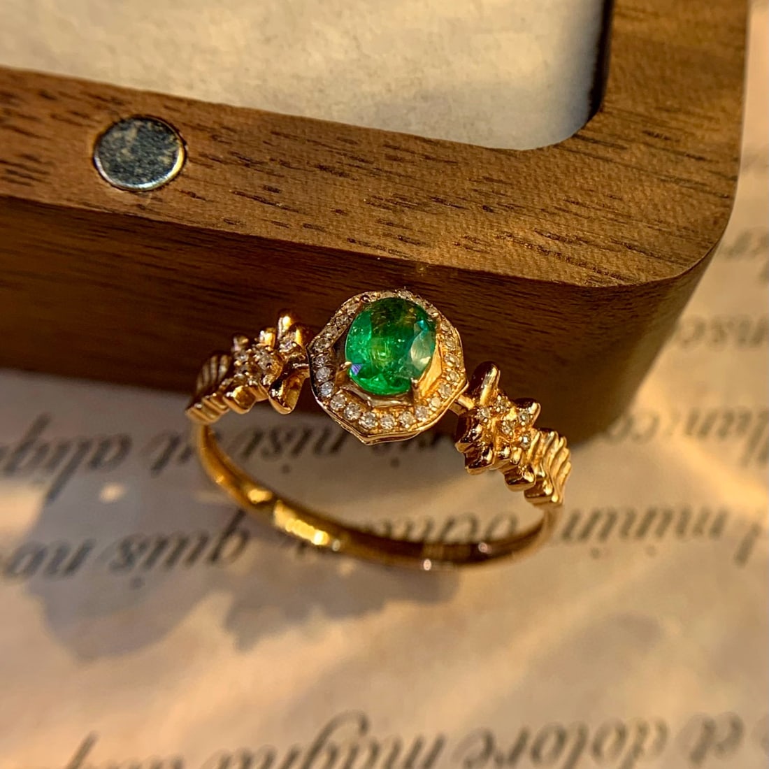 14k Gold 0.5 Ct Vivid Green Natural Emerald & Diamond Ring: Ref:230998245 // gold content:14k gold // ring size:7. 25us // // main gemstone:emerald // shape:oval // carat weight:0. 5ct // color:vivid green // treatment:natural // // adjacent gemstone 2 :