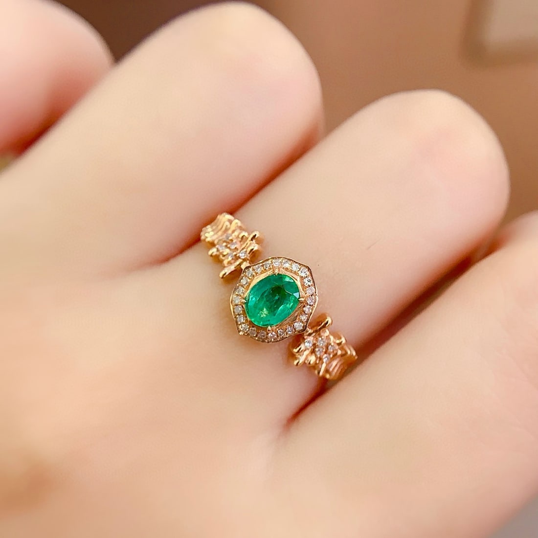 14k Gold 0.5 Ct Vivid Green Natural Emerald & Diamond Ring - 3