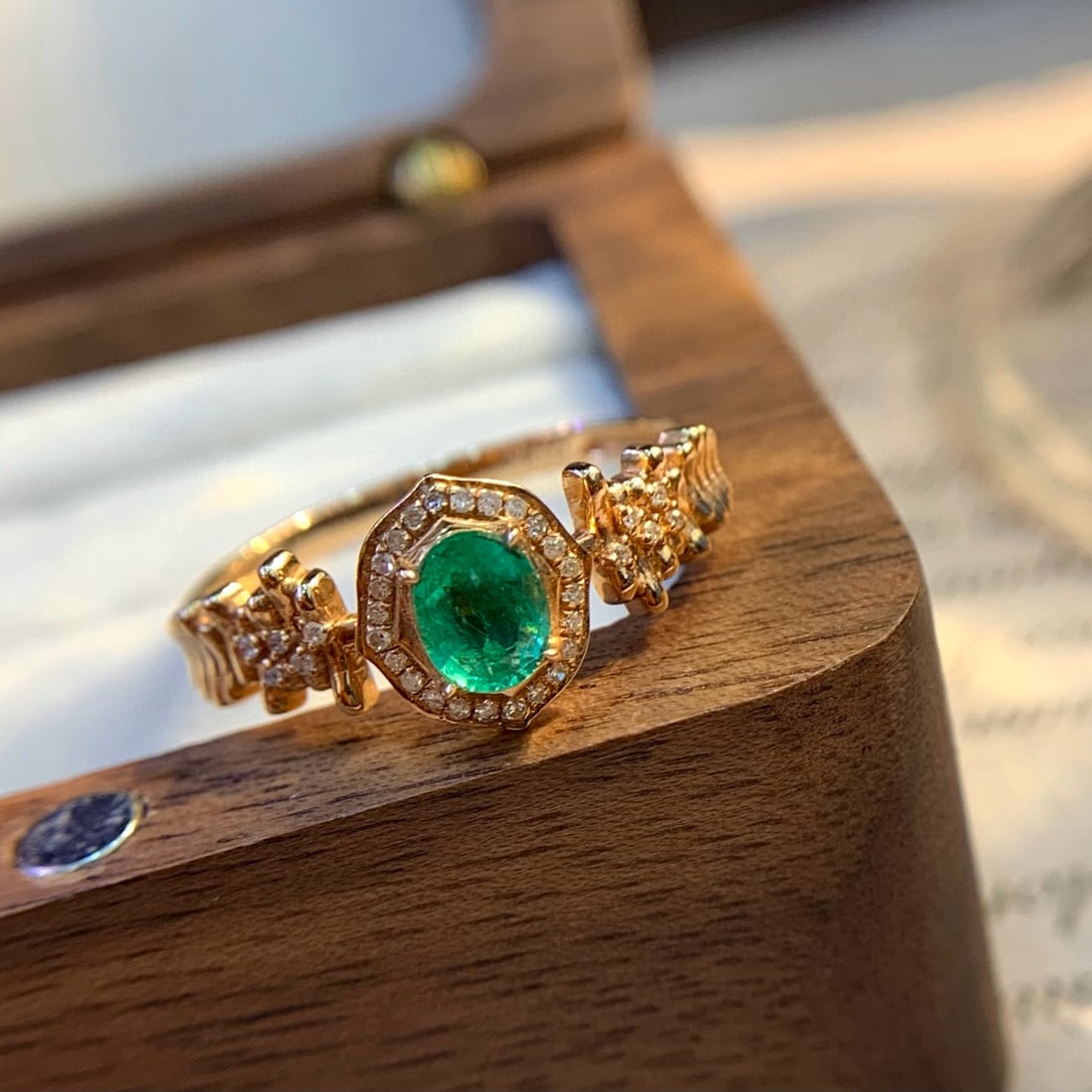 14k Gold 0.5 Ct Vivid Green Natural Emerald & Diamond Ring - 5