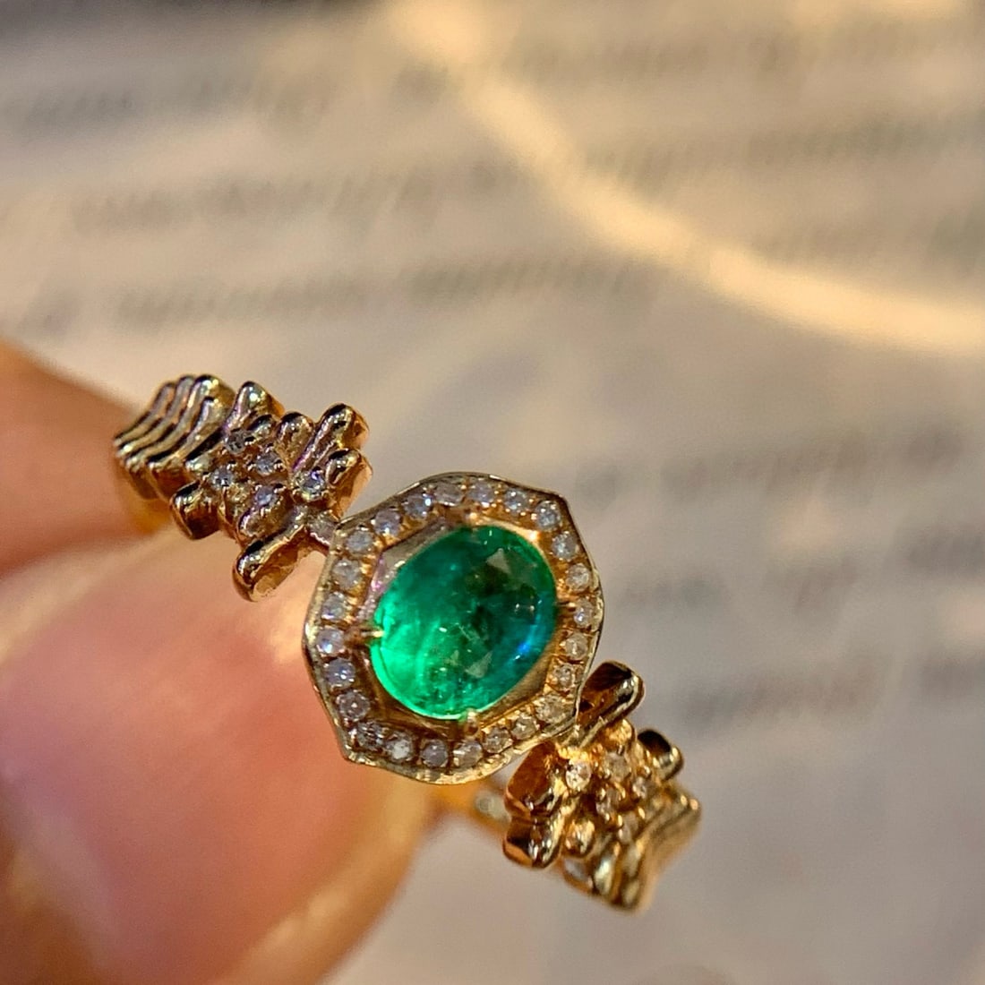 14k Gold 0.5 Ct Vivid Green Natural Emerald & Diamond Ring - 6