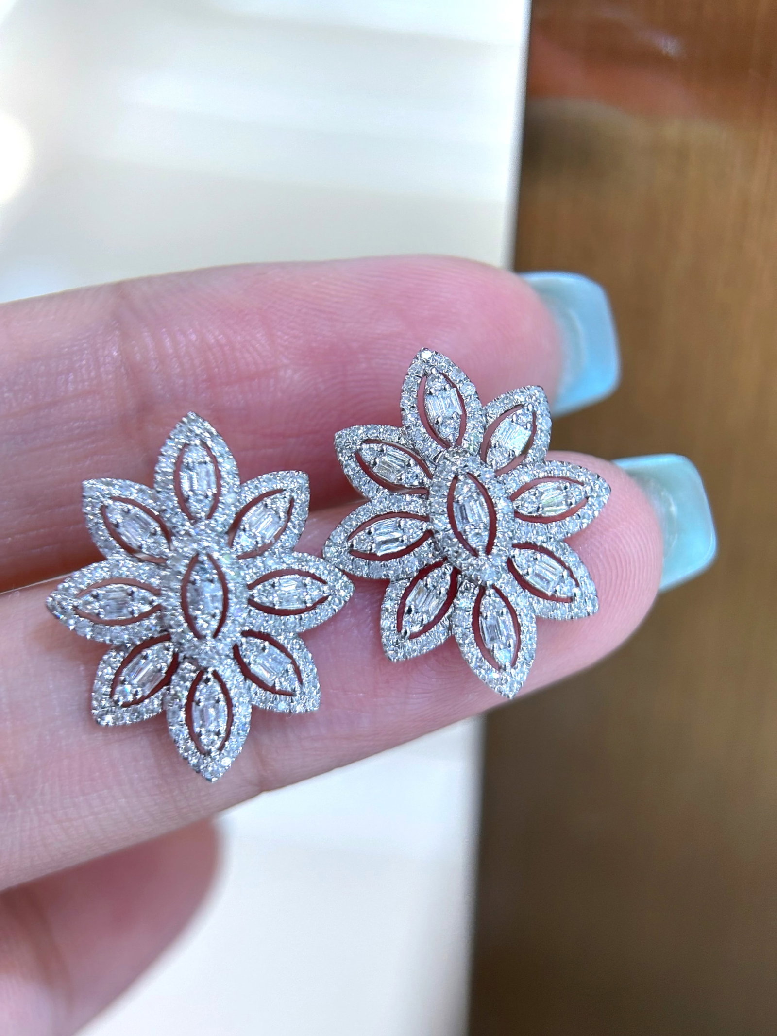 14k Gold 0.7 Ct Natural H Diamond Earrings - 3
