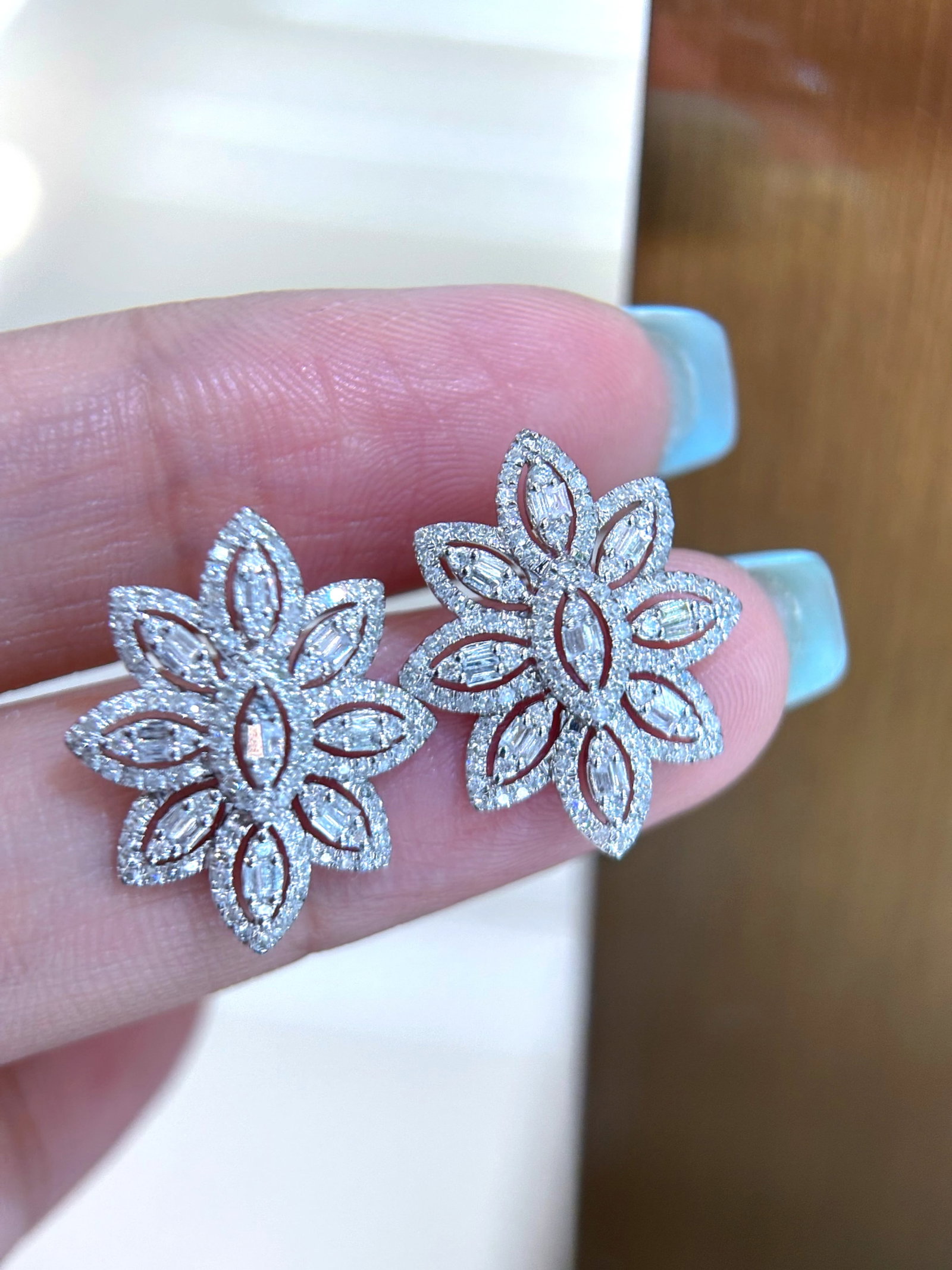 14k Gold 0.7 Ct Natural H Diamond Earrings - 5
