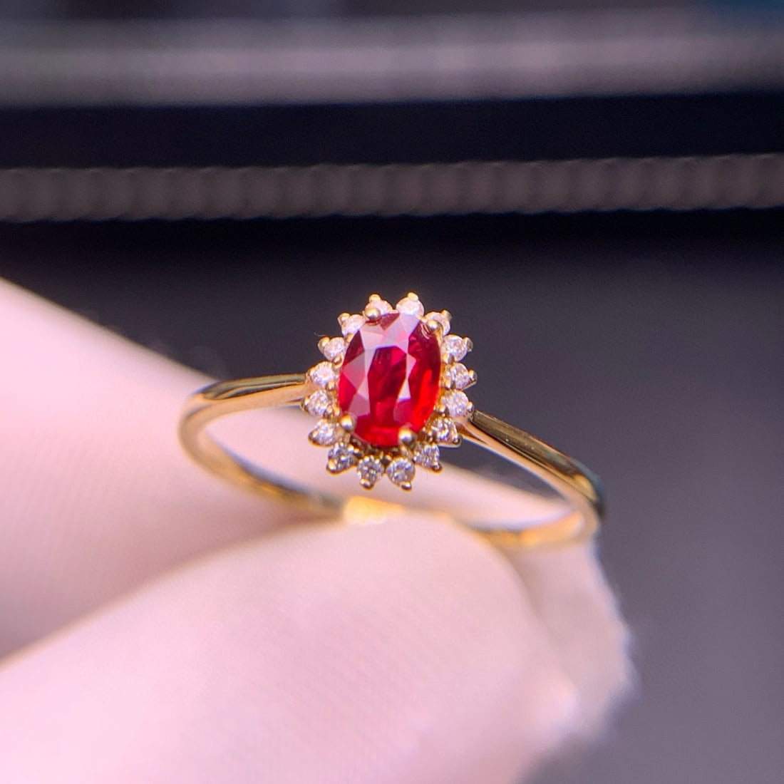 14k Gold 0.52 Ct Vivid Red Natural Ruby & Diamond Ring: Ref:230998270 // gold content:14k gold // ring size:7. 25us // // main gemstone:ruby // shape:oval // carat weight:0. 52ct // color:vivid red // treatment:natural // // adjacent gemstone 2 : diamond