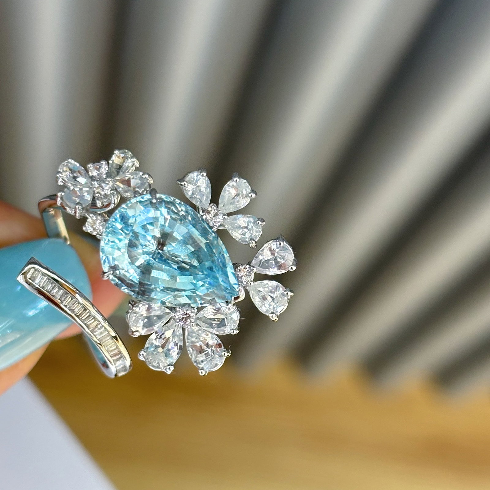14k Gold 4.75 Ct Natural Aquamarine & Diamond & Sapphire Ring - 3