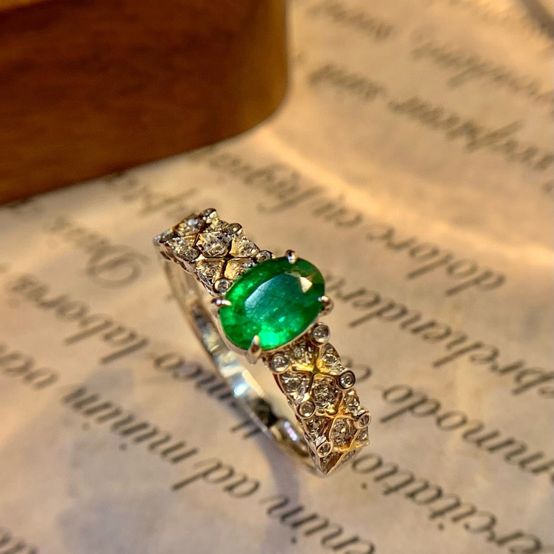 14k Gold 0.6 Ct Vivid Green Natural Emerald & Diamond Ring: Ref:230998274 // gold content:14k gold // ring size:7. 25us // // main gemstone:emerald // shape:oval // carat weight:0. 6ct // color:vivid green // treatment:natural // // adjacent gemstone 2 :