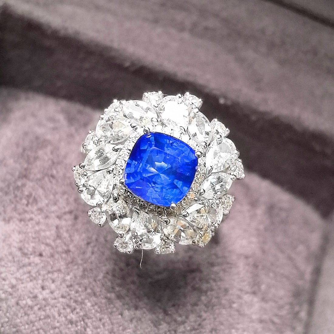 14k Gold 3.83 Ctw Natural Sapphire & Sapphire Ring/pendant( Without Chain ): Ref:230998278 // gold content:14k gold // ring size:7. 25us // // main gemstone:sapphire // shape:cushion // carat weight:2. 58ct // color:royal blue // treatment:natural // // adjacent gemstone 2 : s