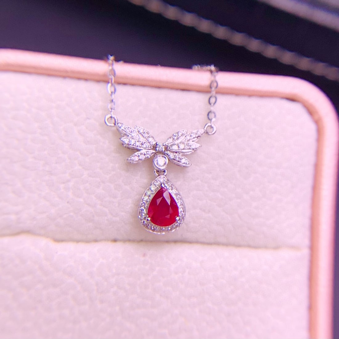 14k Gold 0.48 Ct Natural Ruby & Diamond Necklace: Ref:230998271 // gold content:14k gold // main gemstone:ruby // shape:pear // carat weight:0. 48ct // color:pigeonblood red // treatment:natural // // adjacent gemstone 2 : diamond // shape:round //