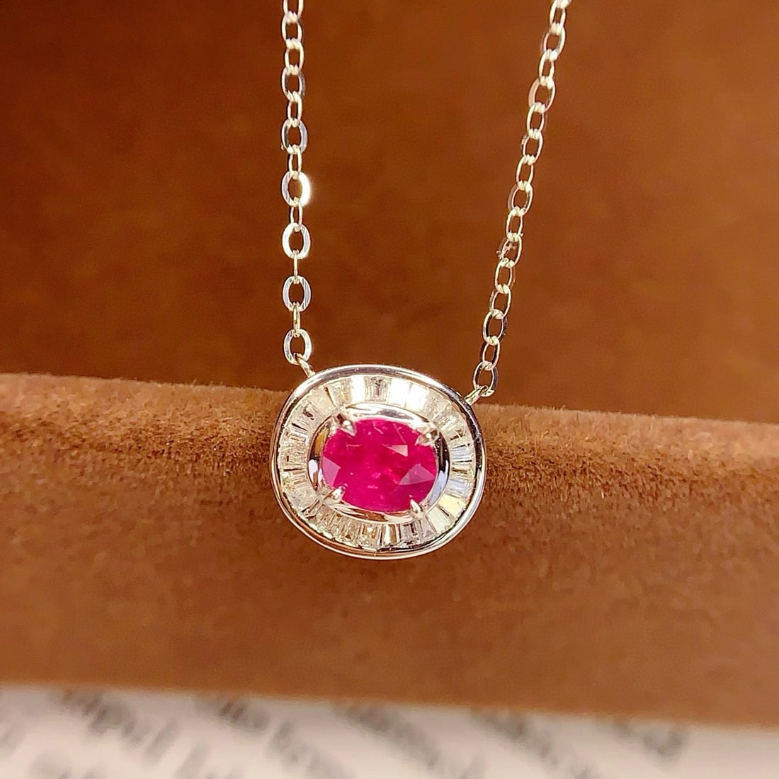 14k Gold 0.4 Ct Natural Ruby & Diamond Necklace: Ref:230998277 // gold content:14k gold // main gemstone:ruby // shape:oval // carat weight:0. 4ct // color:red // treatment:natural // // adjacent gemstone 2 : diamond // number of stones:26 //