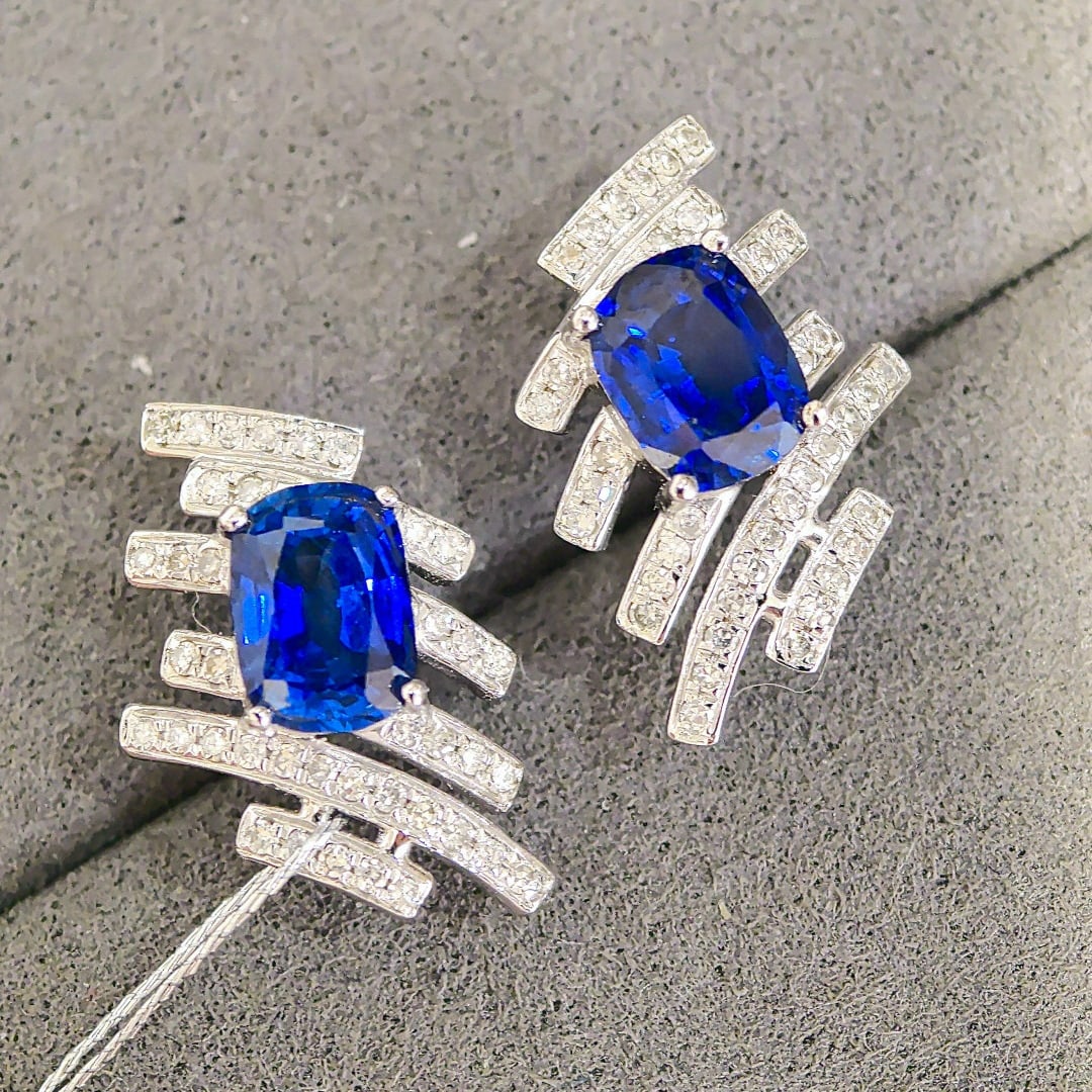 14k Gold 2.28 Ctw Natural Sapphire & Diamond Earrings: Ref:230998281 // gold content:14k gold // main gemstone:sapphire // shape:cushion // carat weight:1. 95ct // color:royal blue // treatment:natural // // adjacent gemstone 2 : diamond // shape:round //