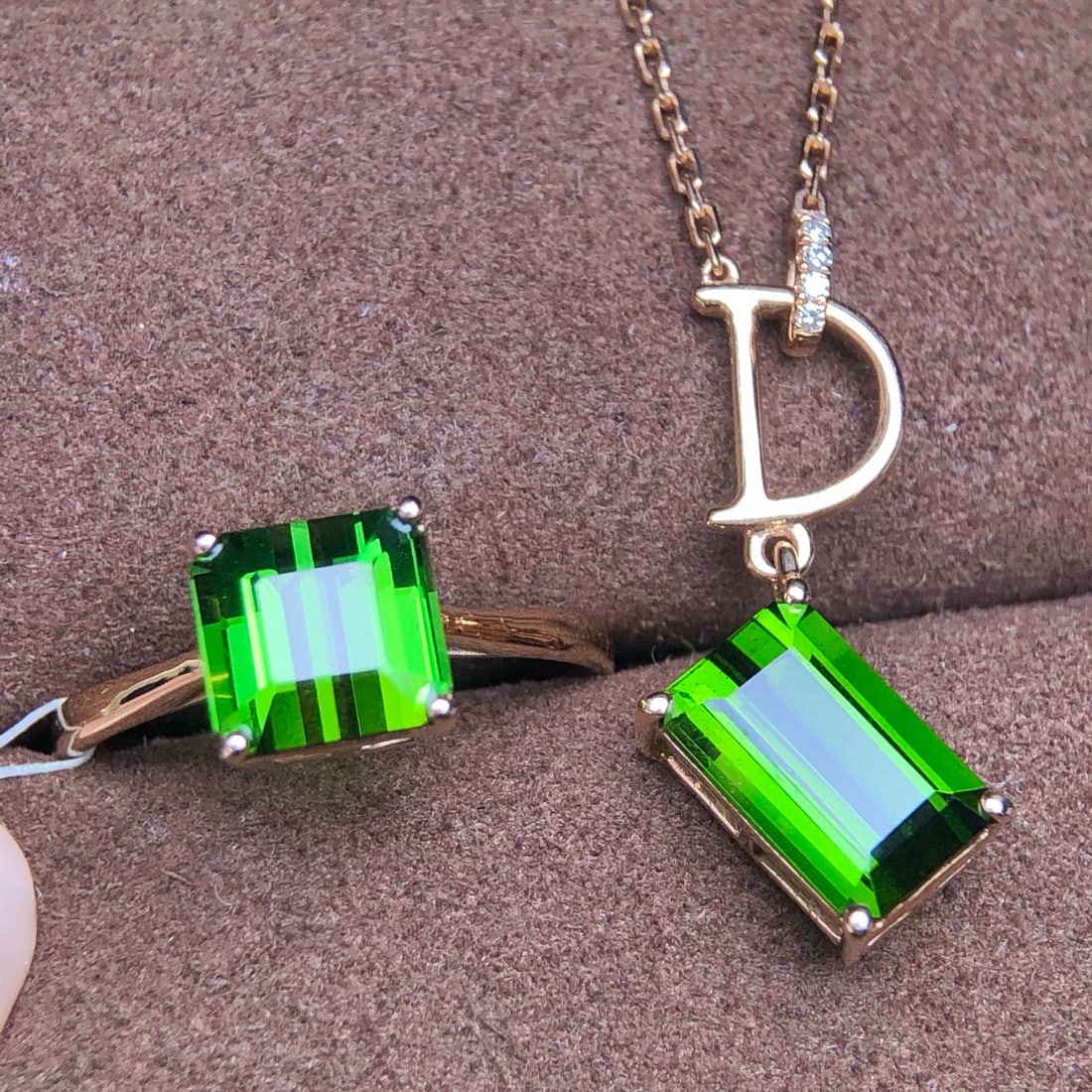 14k Gold 4.59 Ct Natural Tourmaline & Diamond Jewelry Set: Ref:230998285 // gold content:14k gold // ring size:7. 25us // // pendant(without chain) // main gemstone:tourmaline // shape:octagonal // carat weight:2. 50ct // color:green // treatment:natural //