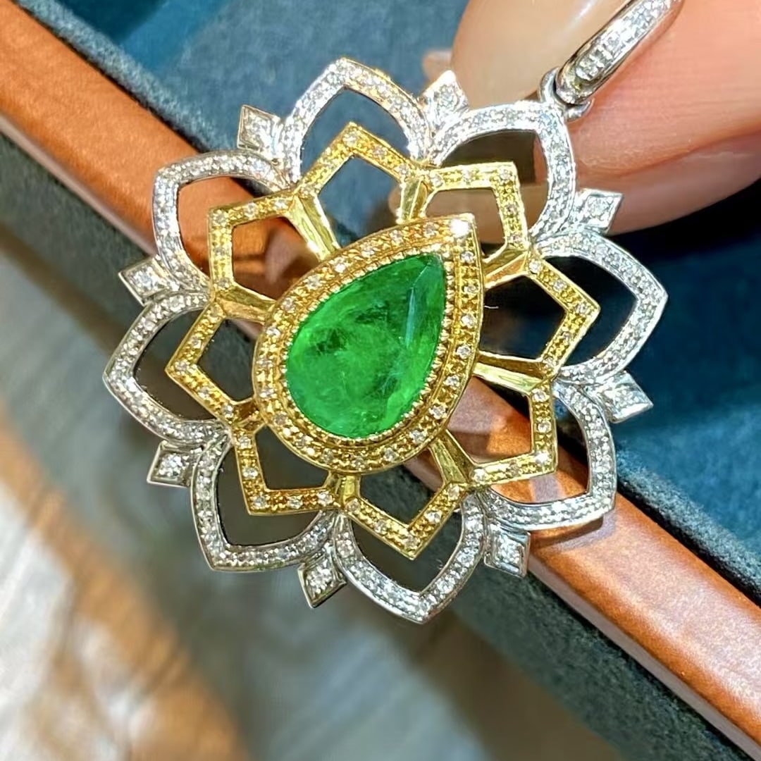 14k Gold 1.25 Ct Vivid Green Natural Emerald & Diamond Pendant( Without Chain ) - 2