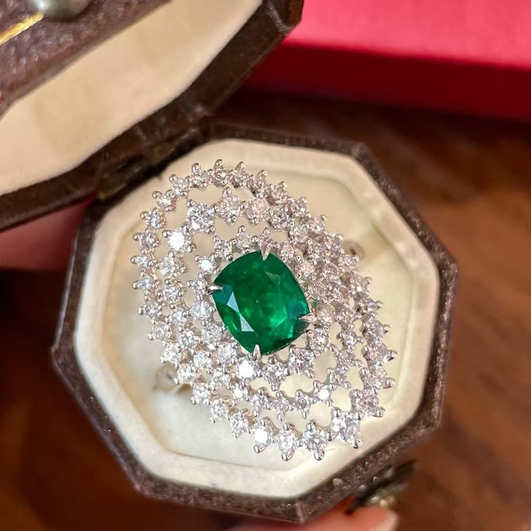 14k Gold 2.22 Ctw Vivid Green Natural Emerald & Diamond Ring: Ref:230998293 // gold content:14k gold // ring size:7. 25us // // main gemstone:emerald // shape:cushion // carat weight:1. 17ct // color:vivid green // treatment:natural // // adjacent gemstone 2 : d