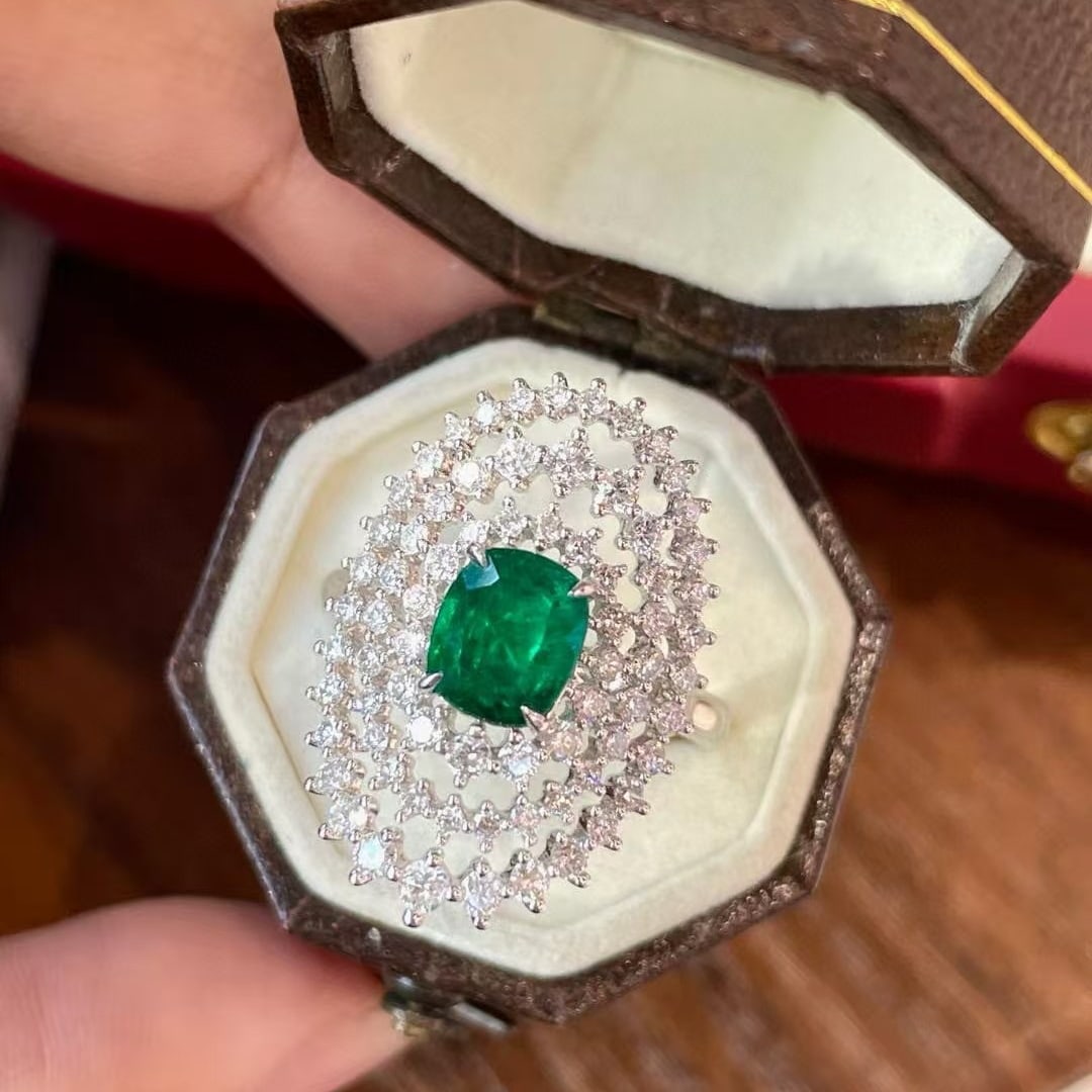 14k Gold 2.22 Ctw Vivid Green Natural Emerald & Diamond Ring - 2