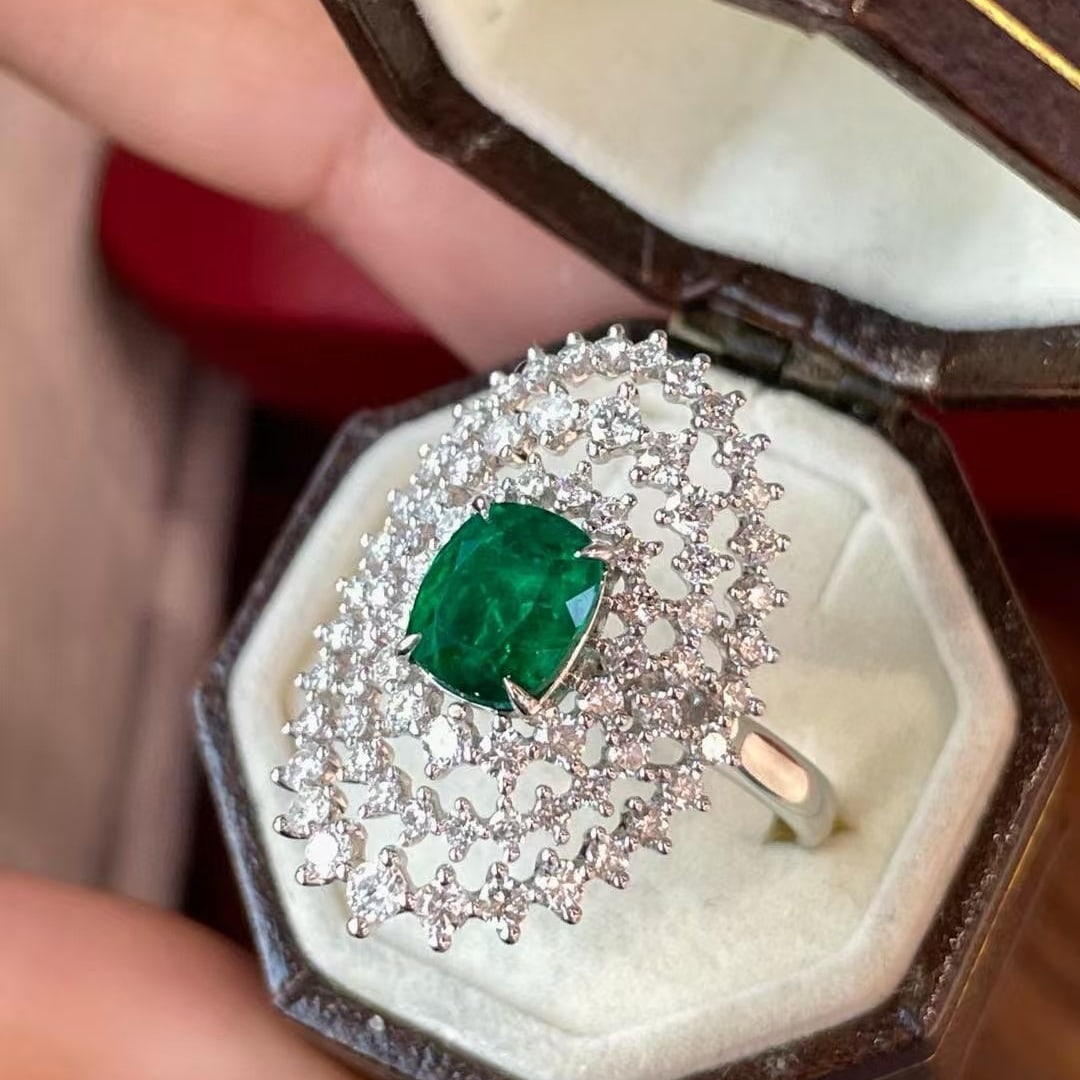 14k Gold 2.22 Ctw Vivid Green Natural Emerald & Diamond Ring - 3