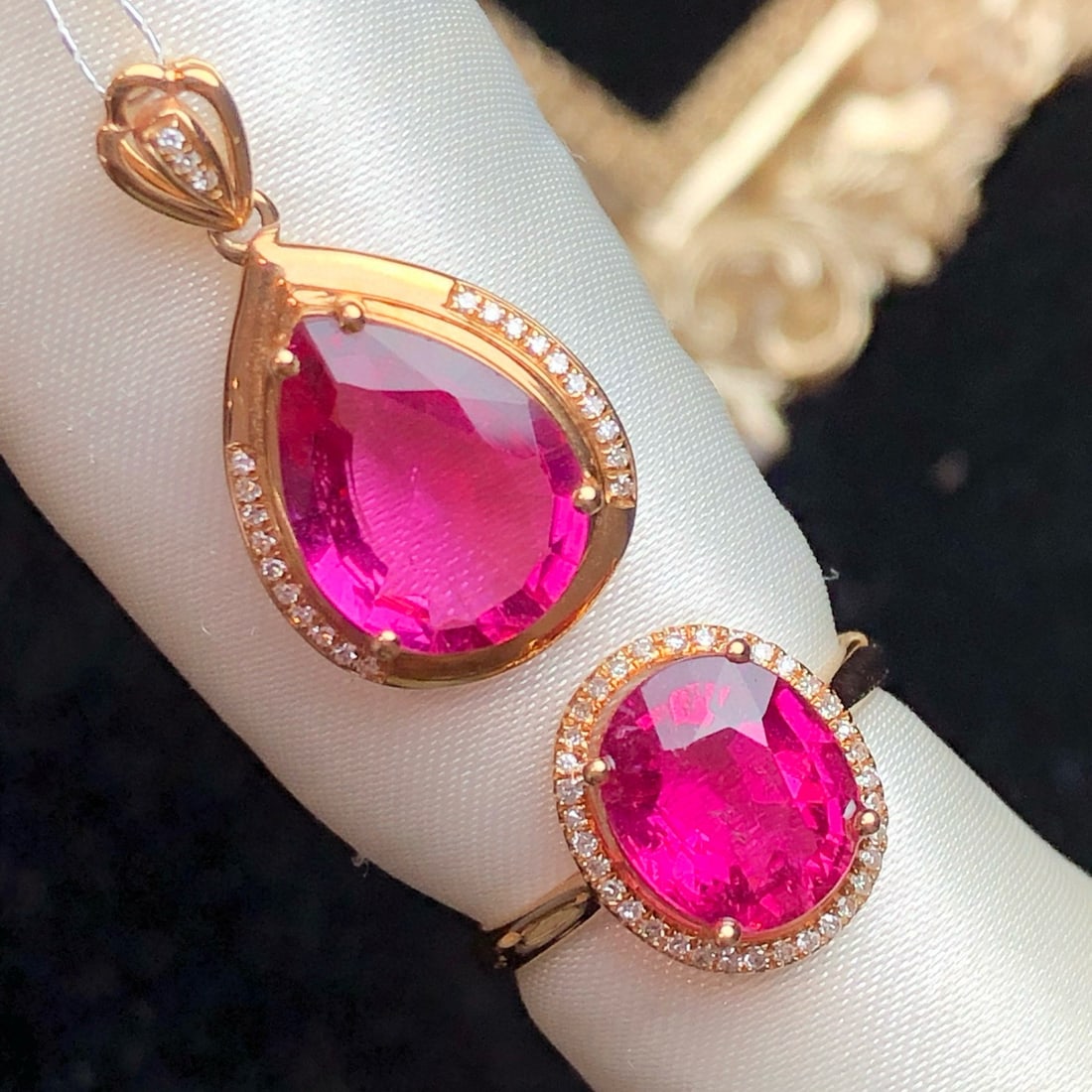 14k Gold 5.01 Ct Natural Tourmaline & Diamond Jewelry Set: Ref:230998287 // gold content:14k gold // ring size:7. 25us // // pendant(without chain) // main gemstone:tourmaline // shape:pear // carat weight:2. 95ct // color:red // treatment:natural // //