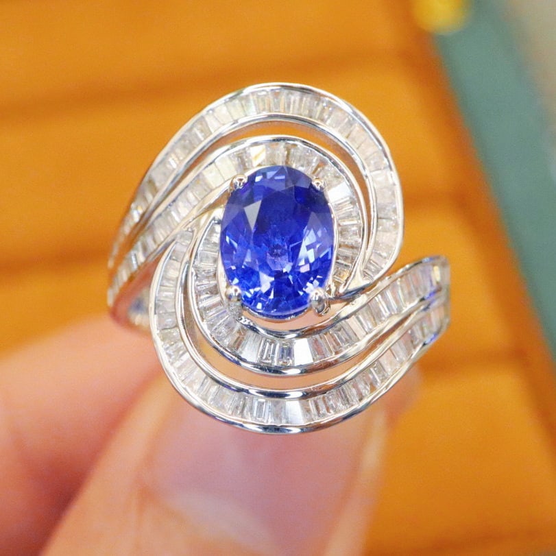 14k Gold 2.30 Ctw Natural Sapphire & Diamond Ring: Ref:230998307 // gold content:14k gold // ring size:7. 25us // // main gemstone:sapphire // shape:oval // carat weight:1. 52ct // color:cornflower blue // treatment:natural // // adjacent gemstone 2 :