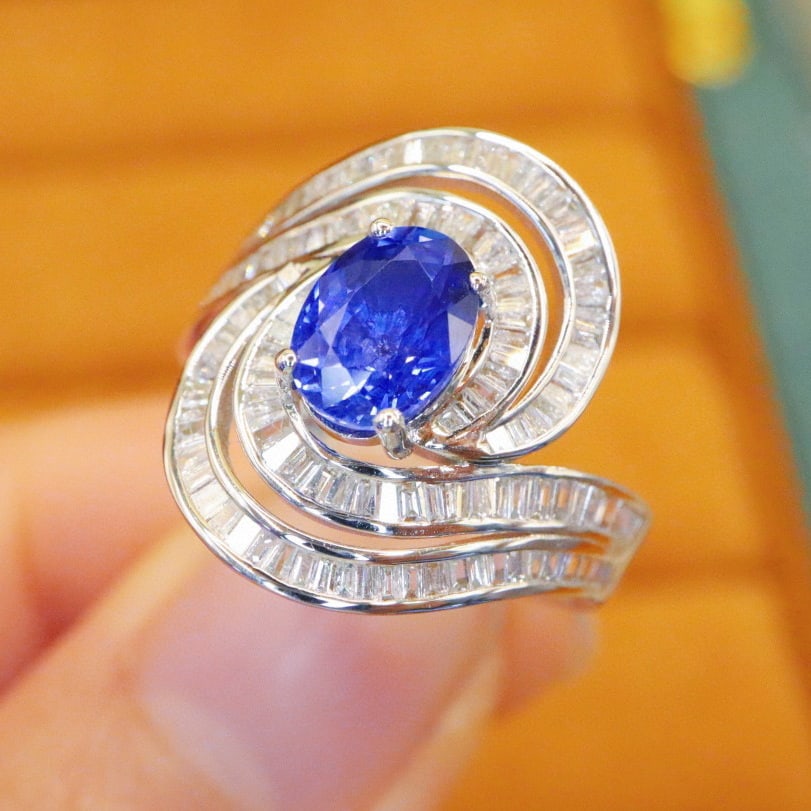 14k Gold 2.30 Ctw Natural Sapphire & Diamond Ring - 2