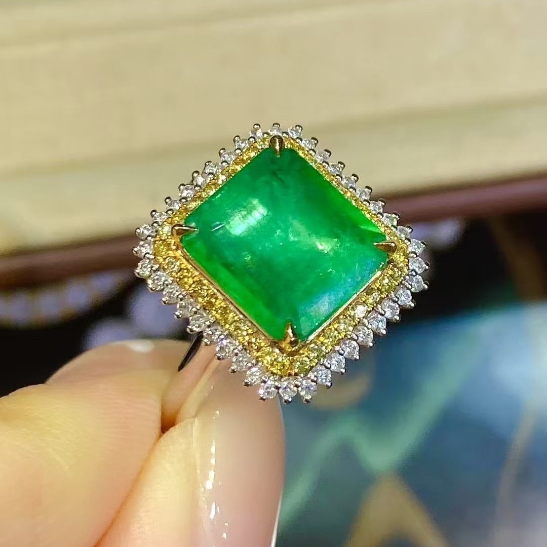 14k Gold 3.39 Ctw Vivid Green Natural Emerald & Diamond Ring: Ref:230998291 // gold content:14k gold // ring size:7. 25us // // main gemstone:emerald // shape:octagonal // carat weight:2. 92ct // color:vivid green // treatment:natural // // adjacent gemstone 2