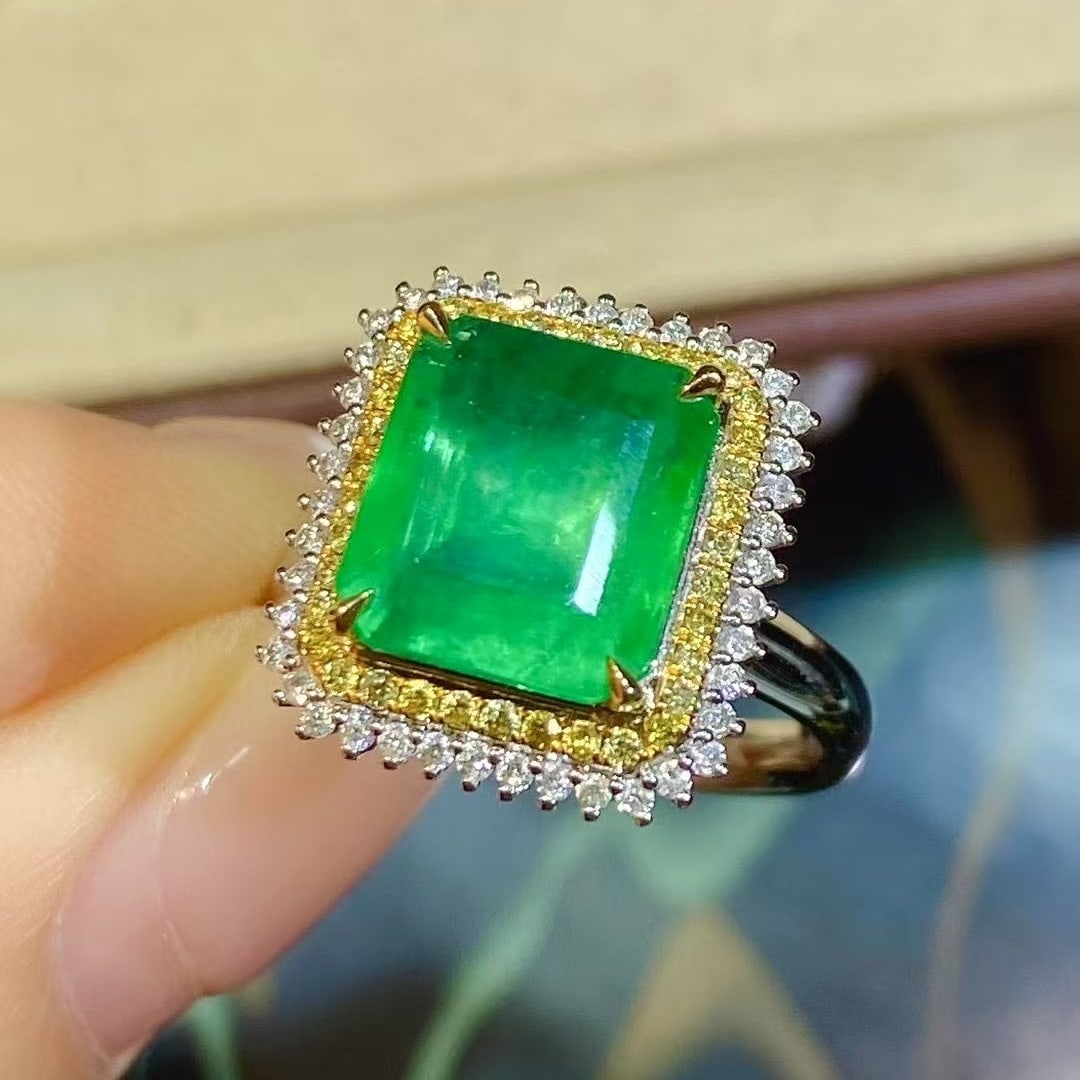 14k Gold 3.39 Ctw Vivid Green Natural Emerald & Diamond Ring - 2