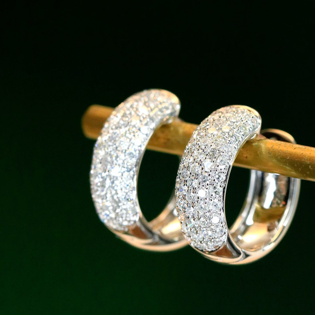 14k Gold 0.85 Ct Natural H Diamond Earrings: Ref:230998296 // gold content:14k gold // main gemstone:diamond // shape:round // carat weight:0. 85ct // clarity grade:vs-si // color:h // treatment:natural // cut grade:g // High Estimate: 5300 Low 