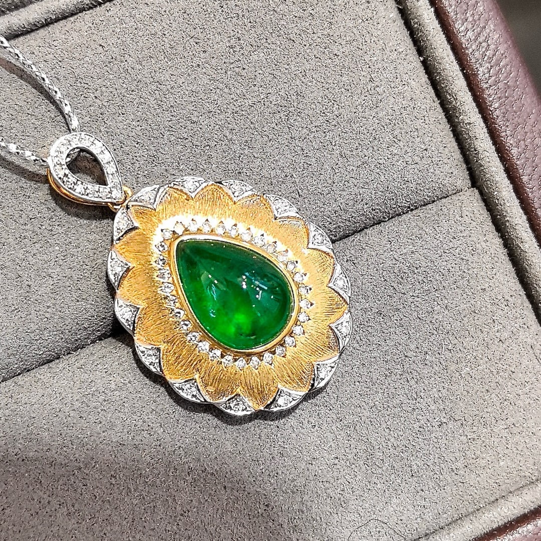 14k Gold 2.98 Ctw Vivid Green Natural Emerald & Diamond Pendant( Without Chain ) - 2