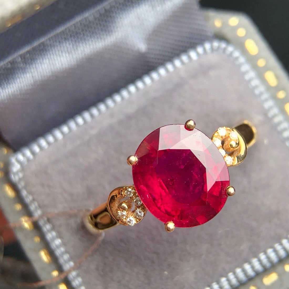 14k Gold 2.14 Ct Natural Tourmaline & Diamond Ring: Ref:230998312 // gold content:14k gold // ring size:7. 25us // // main gemstone:tourmaline // shape:oval // carat weight:2. 14ct // color:red // treatment:natural // // adjacent gemstone 2 : diamond