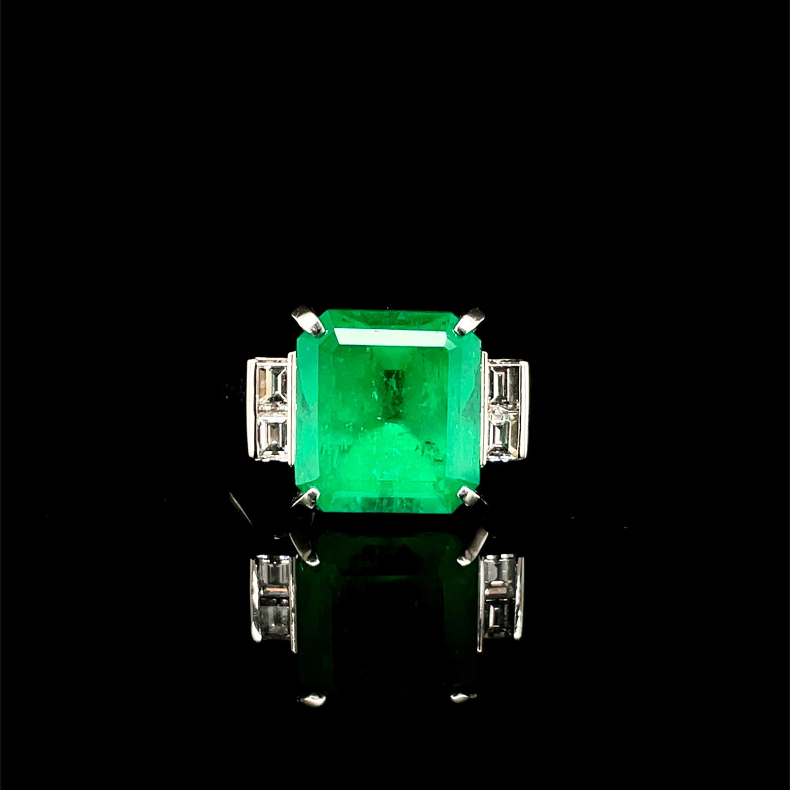 14k Gold 5.32 Ctw Vivid Green Natural Emerald & Diamond Ring: Ref:230998316 // gold content:14k gold // ring size:7. 25us // // main gemstone:emerald // shape:octagonal // carat weight:4. 98ct // color:vivid green // treatment:natural // // adjacent gemstone 2