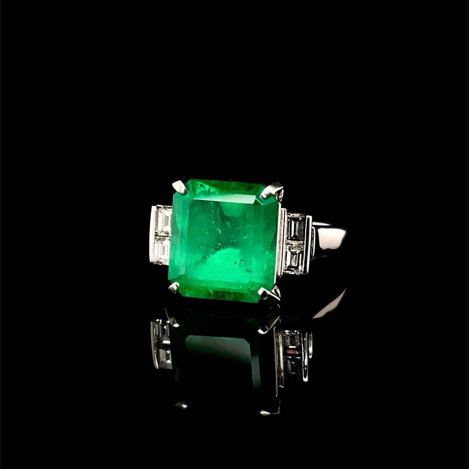 14k Gold 5.32 Ctw Vivid Green Natural Emerald & Diamond Ring - 2