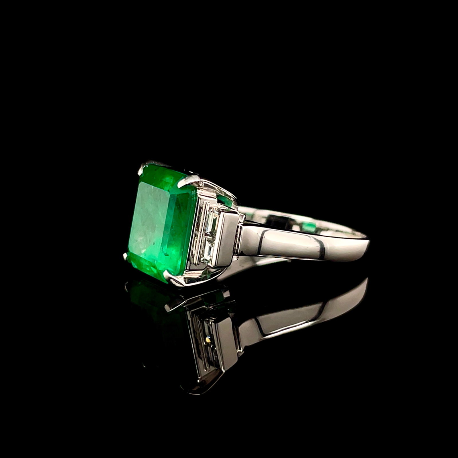14k Gold 5.32 Ctw Vivid Green Natural Emerald & Diamond Ring - 4