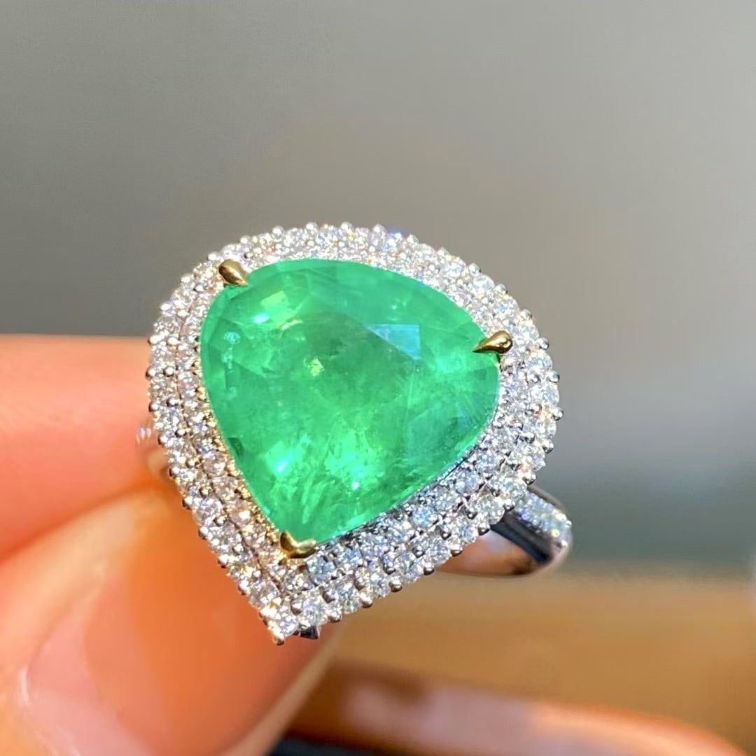 14k Gold 6.15 Ctw Natural Emerald & Diamond Ring - 2