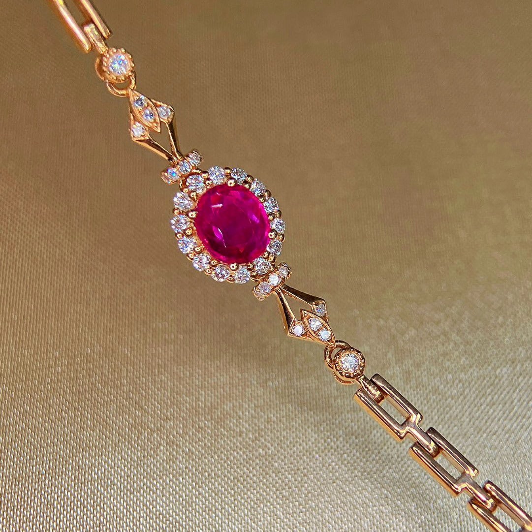 14k Gold 0.72 Ctw Natural Ruby & Diamond Bracelet: Ref:230998336 // gold content:14k gold // main gemstone:ruby // shape:oval // carat weight:0. 5ct // color:red // treatment:natural // // adjacent gemstone 2 : diamond // shape:round // carat weight:0