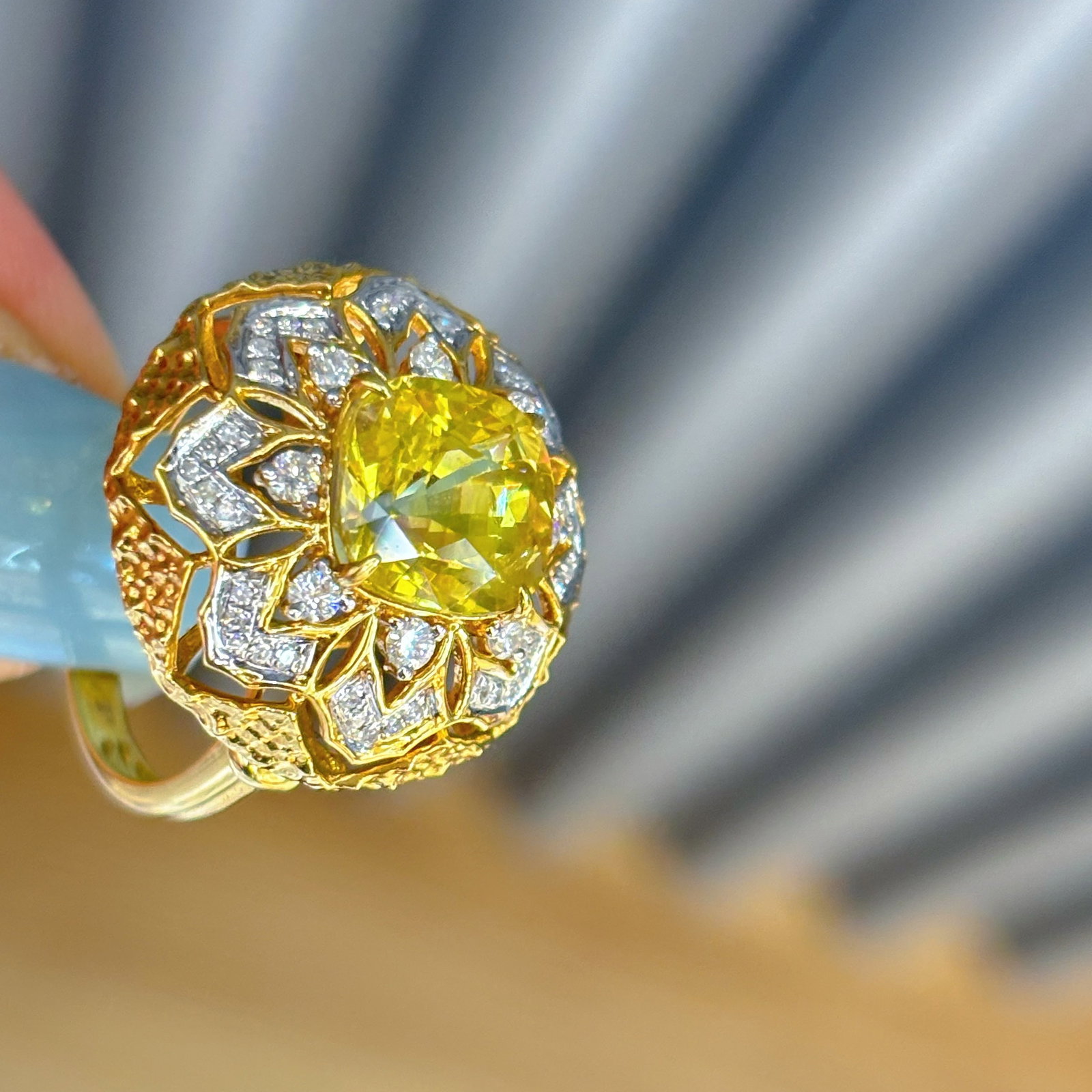 14k Gold 3.92 Ct Natural Sapphire & Diamond Ring - 3
