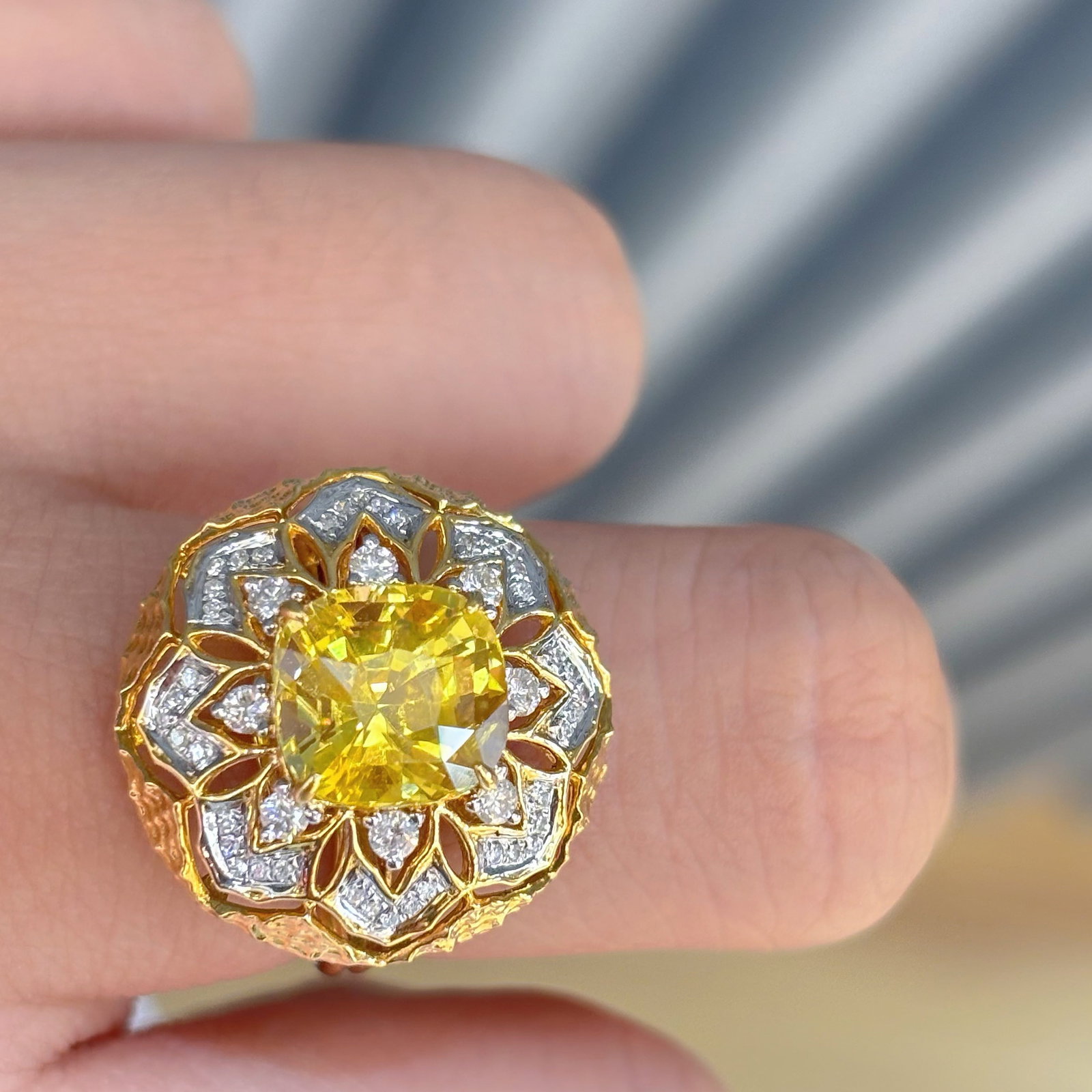 14k Gold 3.92 Ct Natural Sapphire & Diamond Ring - 4