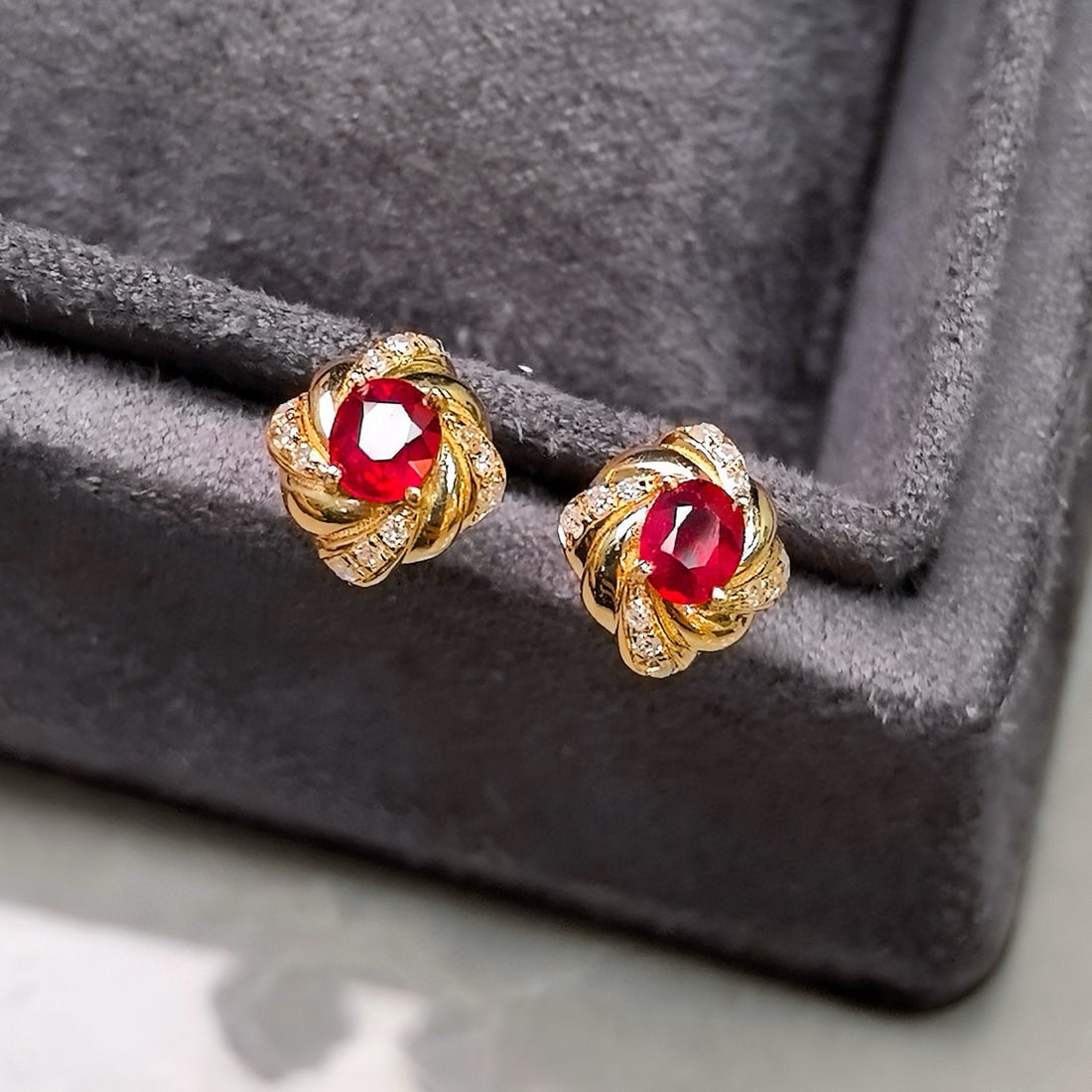 14k Gold 0.94 Ctw Natural Ruby & Diamond Earrings - 3
