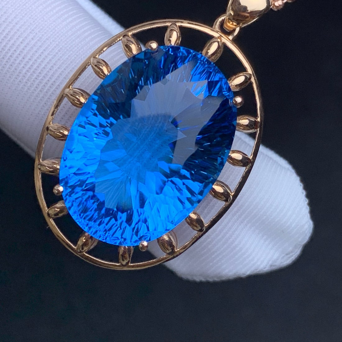 14k Gold 24.40 Ct Natural Topaz Pendant( Without Chain ) - 3